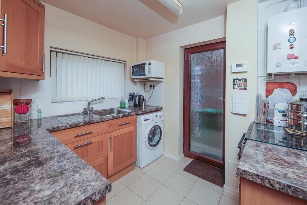 4 Brunel Close Cv31-3.jpg