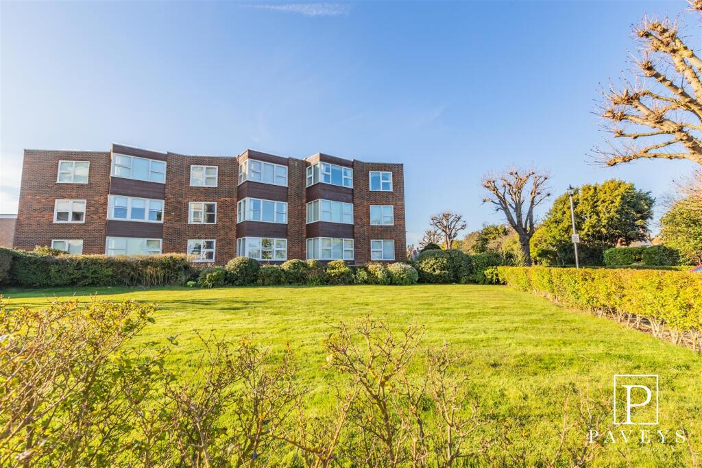 COMMUNAL GARDENS &amp; PARKING