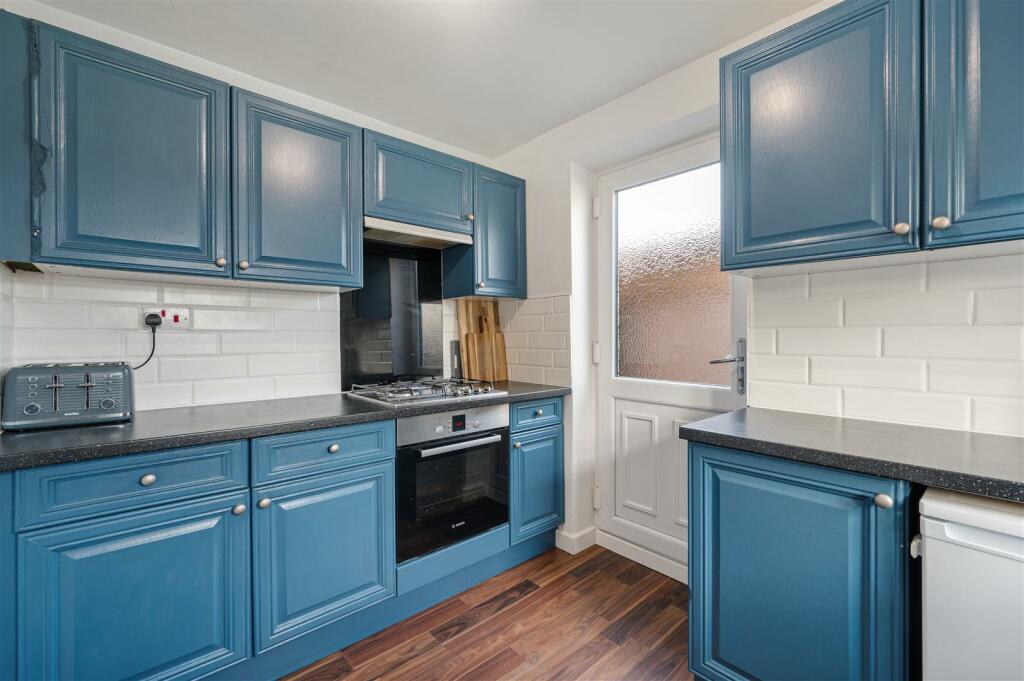 Kitchen (2).jpg