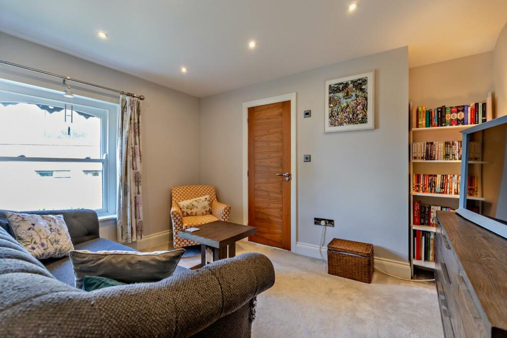 8619803-interior10-800.jpg