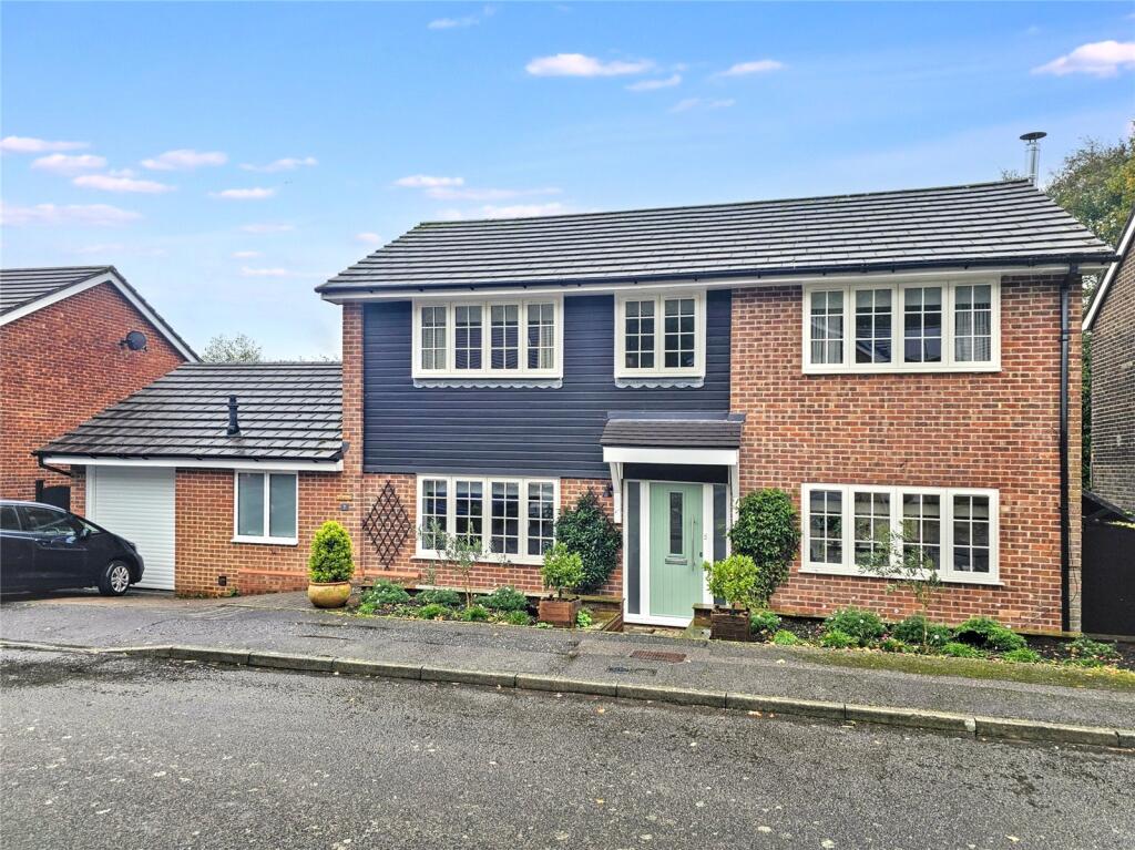 Bepton Close, Midhurst, West Sussex, GU29