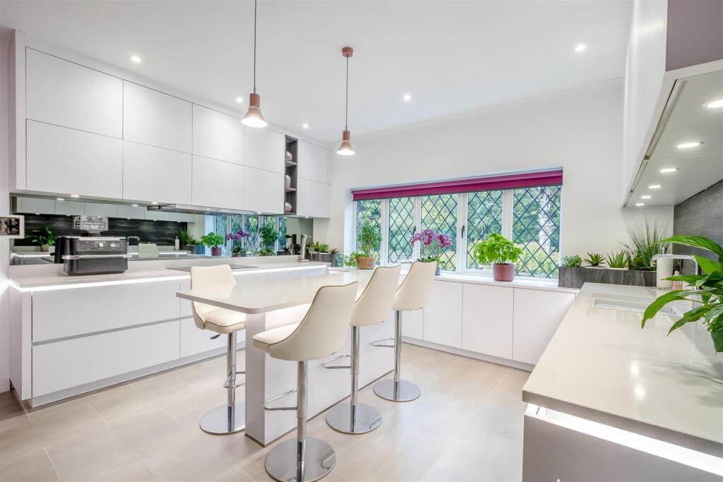8662882-interior25.jpg