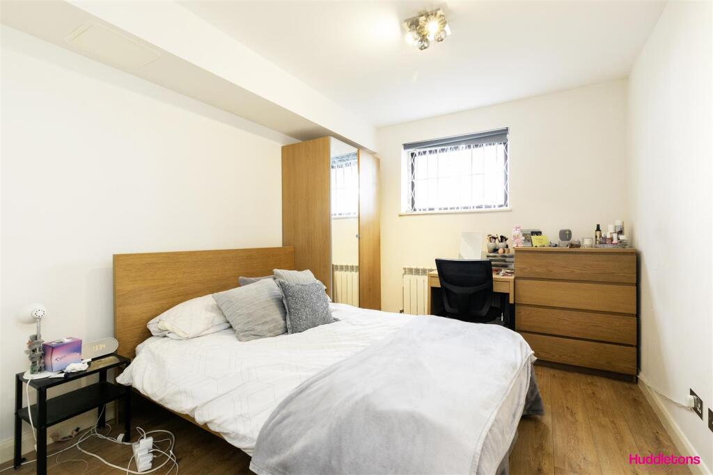 F1, 3 Torriano Mews -14.jpg