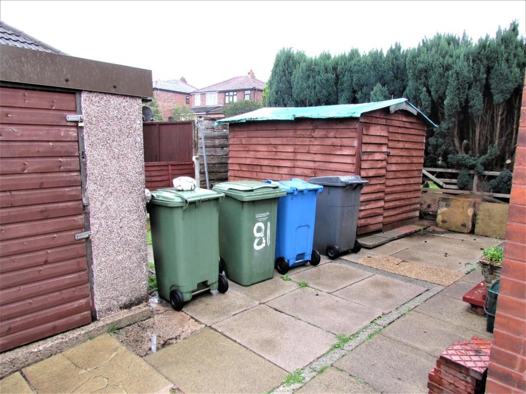 MontgomerySt81gdn5.JPG