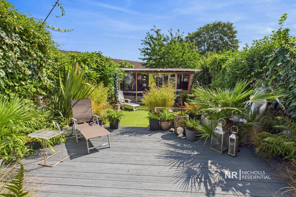 Garden Extra Photo