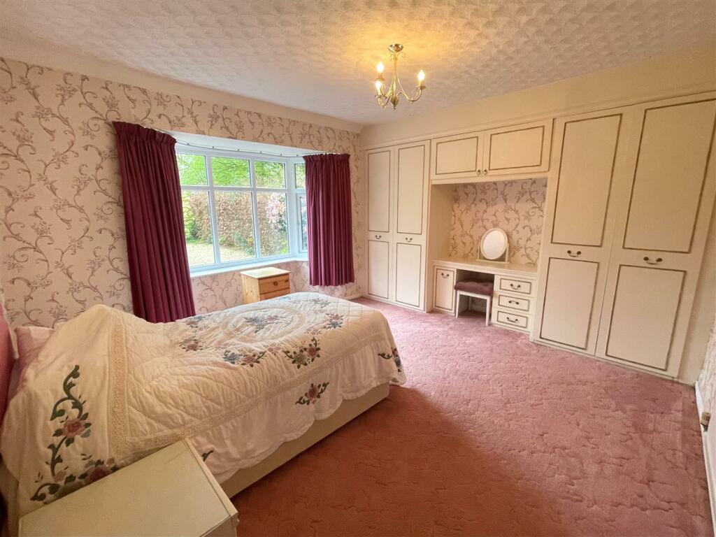 BED 2.jpg