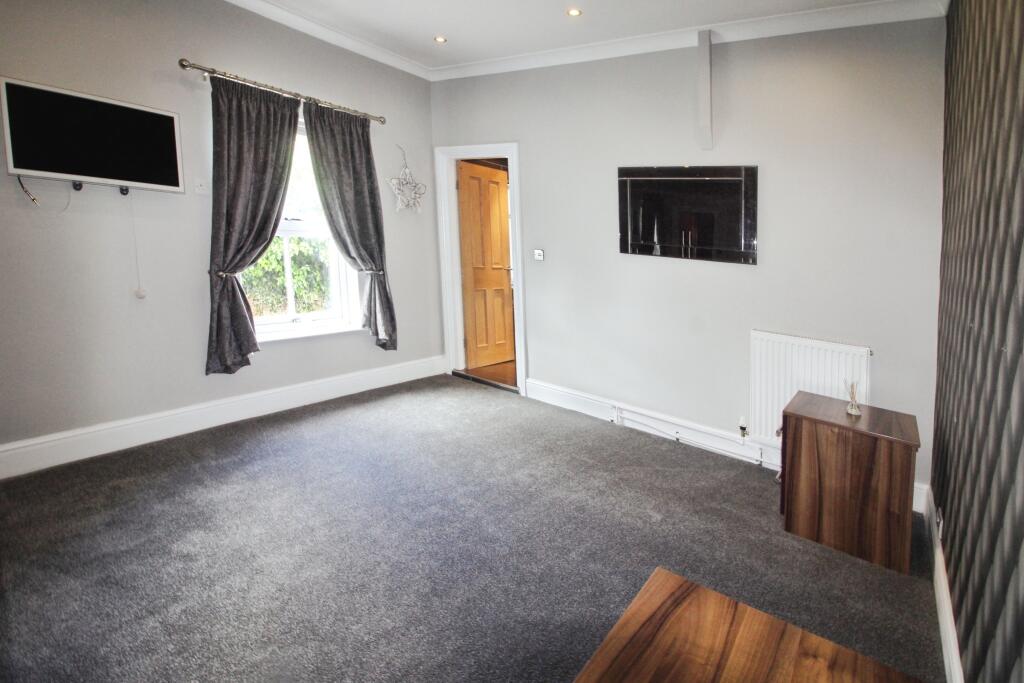 Master bedroom.JPG