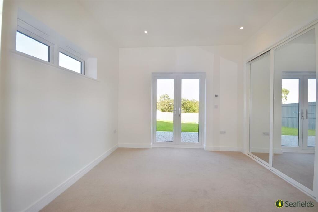 Bedroom 4.jpg