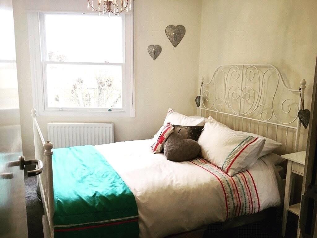 flat 9, 46 chippe...