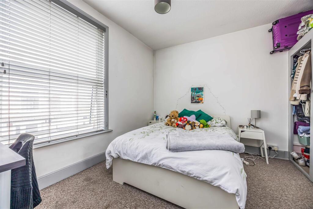 42 Talbot Road, Southsea-Small-PorticoMarketing-Ne