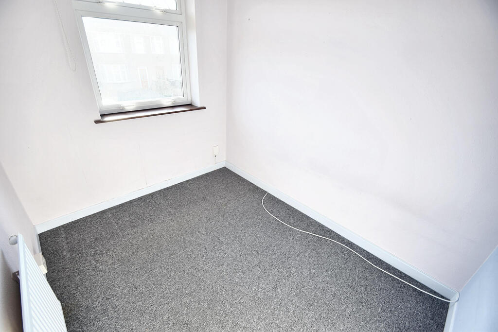 37 Meadowsweet Avenue 028.jpeg