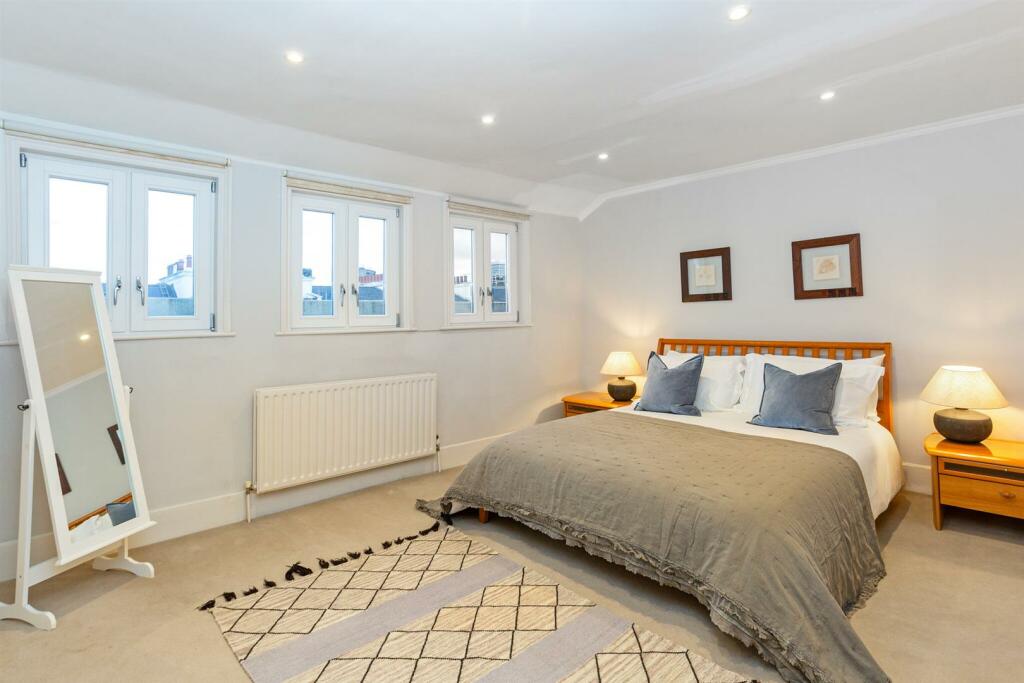 82876_Flat 42 44 Denbigh (23)_low.jpg