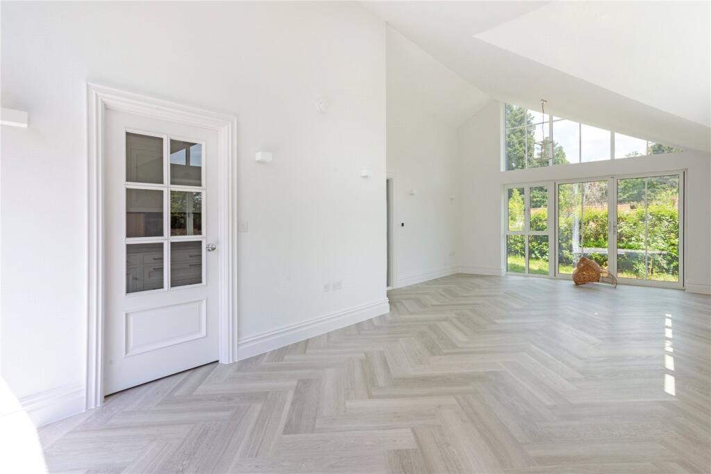 Drawing/Dining Area
