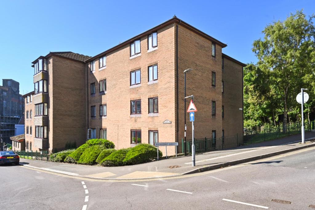 hastings building street view2.jpg