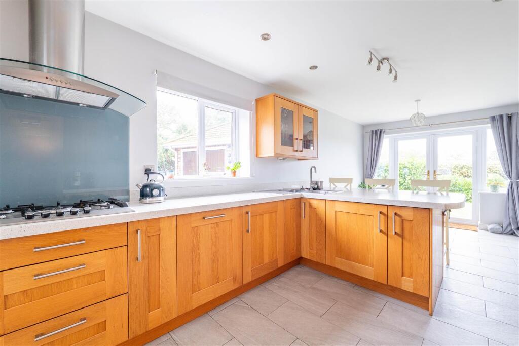 Kitchen/Breakfast Room