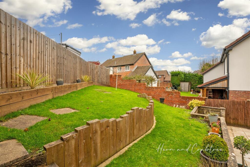 Launcelot Crescent, Thornhill, HernCrabtree (6).jp