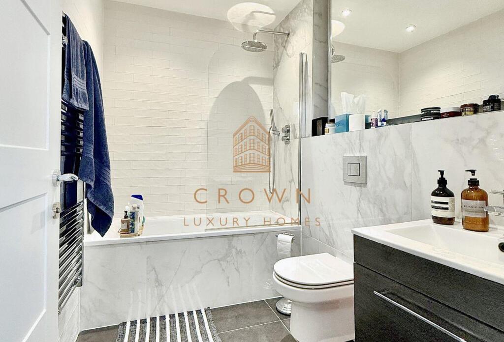 706 High Road, 1012 (2).jpg