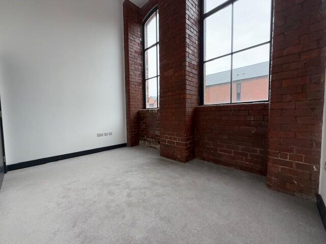 good size double bedroom