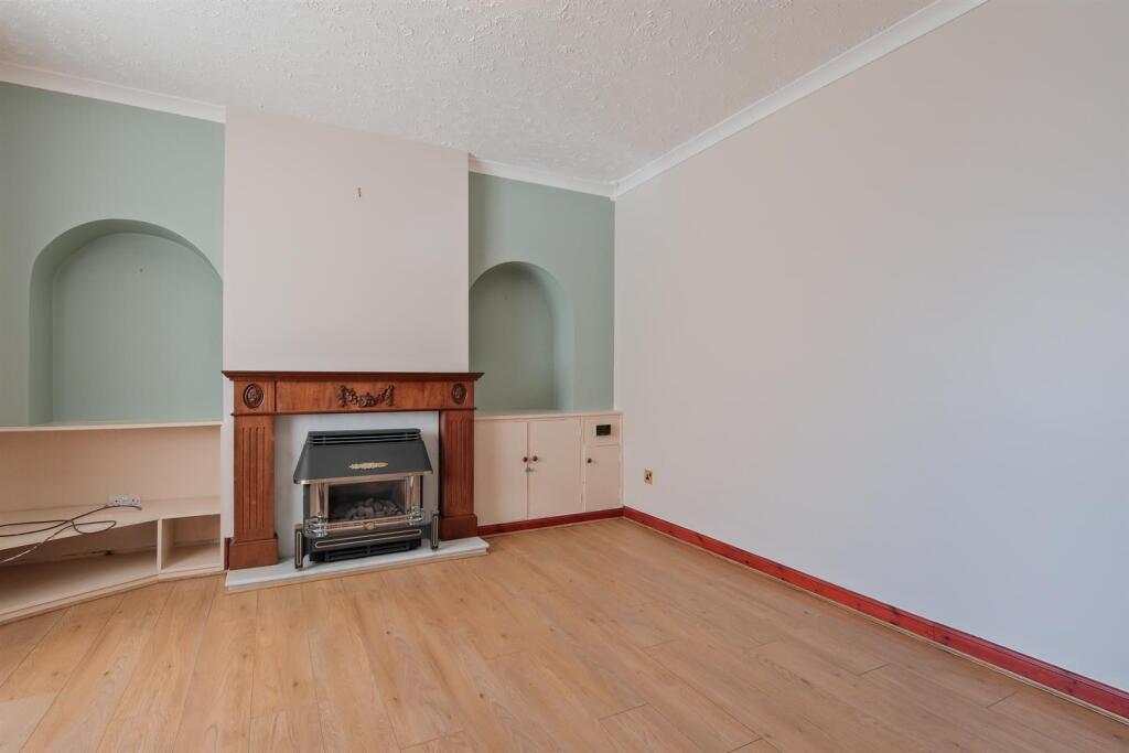 010-11 Hillhead Crescent Motherwell ML1 4AE.jpg