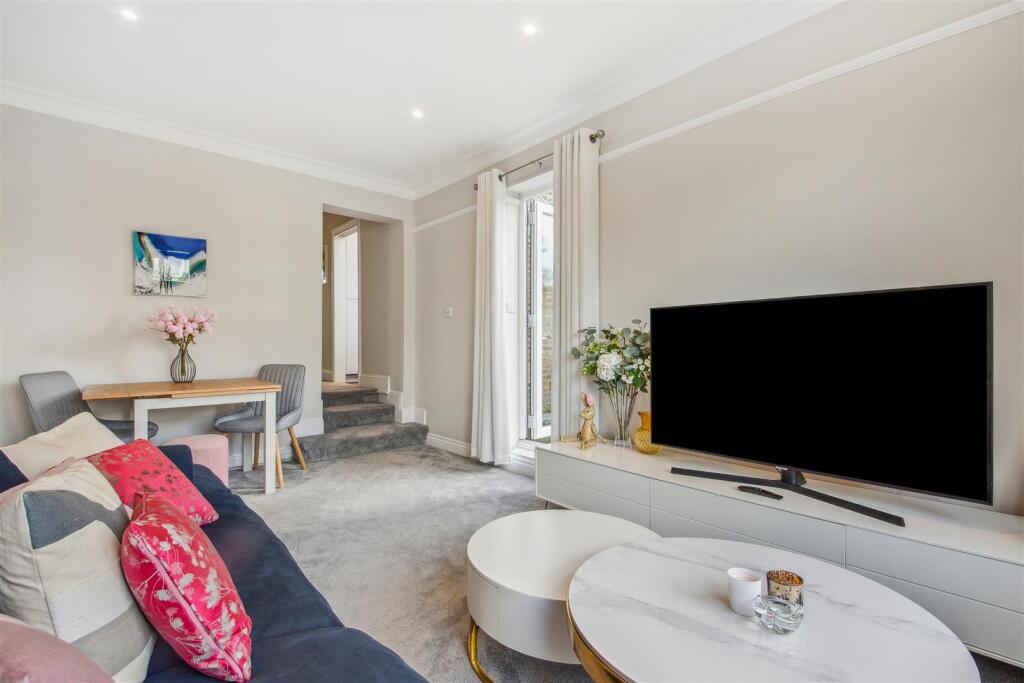 Arlington Gardens, W4 - FOR SALE