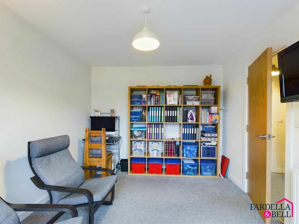 Bedroom 1 / Living Room