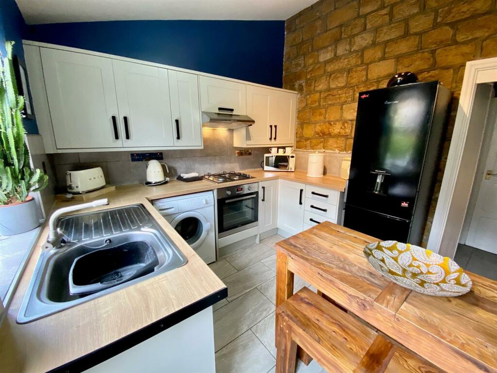 johnson street 61 kitchen 2.jpg