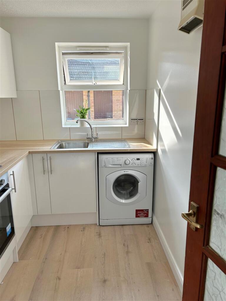 Kitchen 1.jpg