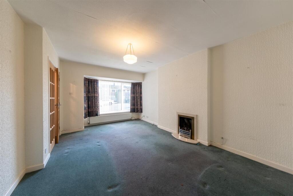 8 Roberts Road-005.jpg
