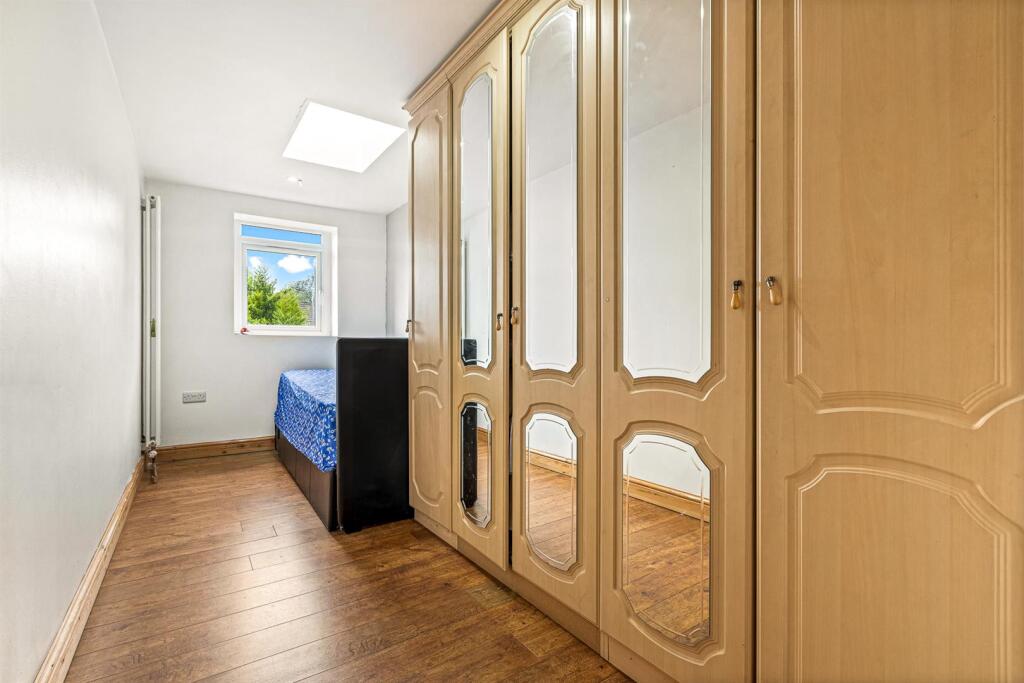 BEDROOM FIVE