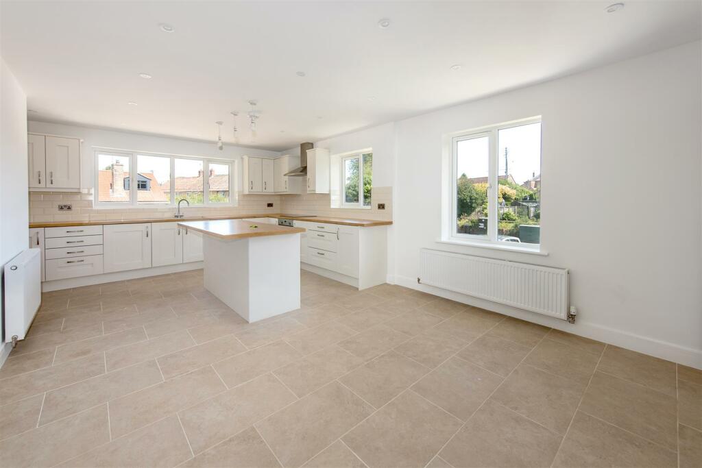 Kitchen/Dining Room
