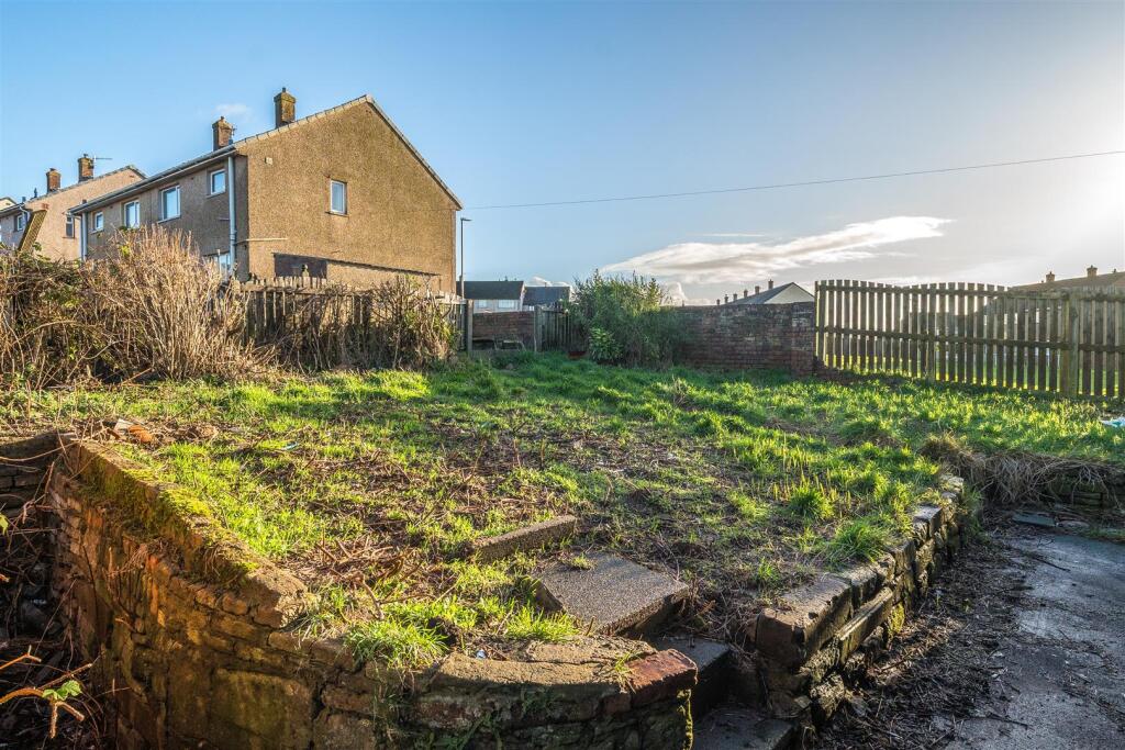 SIDE AND REAR EXTERNAL