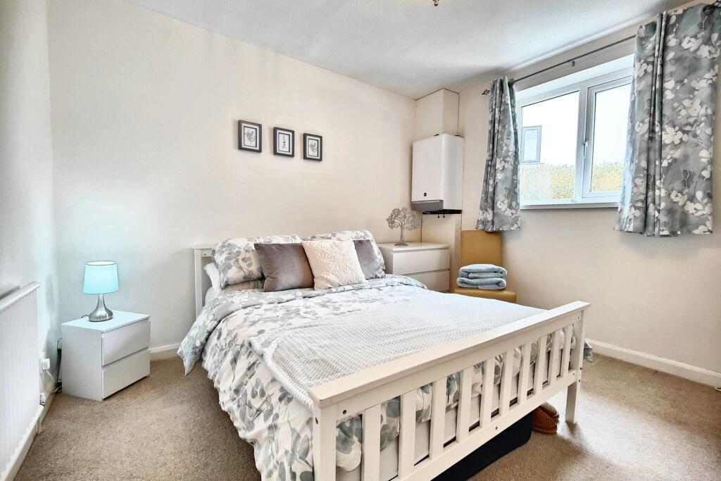 4/5 Bedrooms