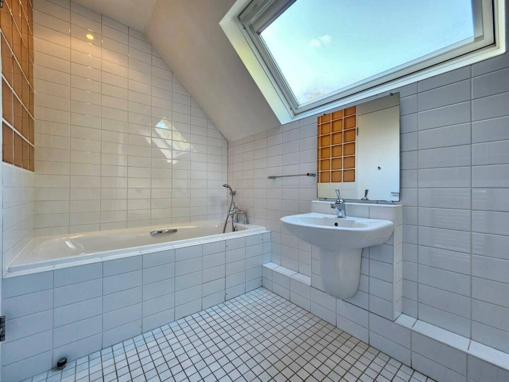Bedroom 2 En-Suite