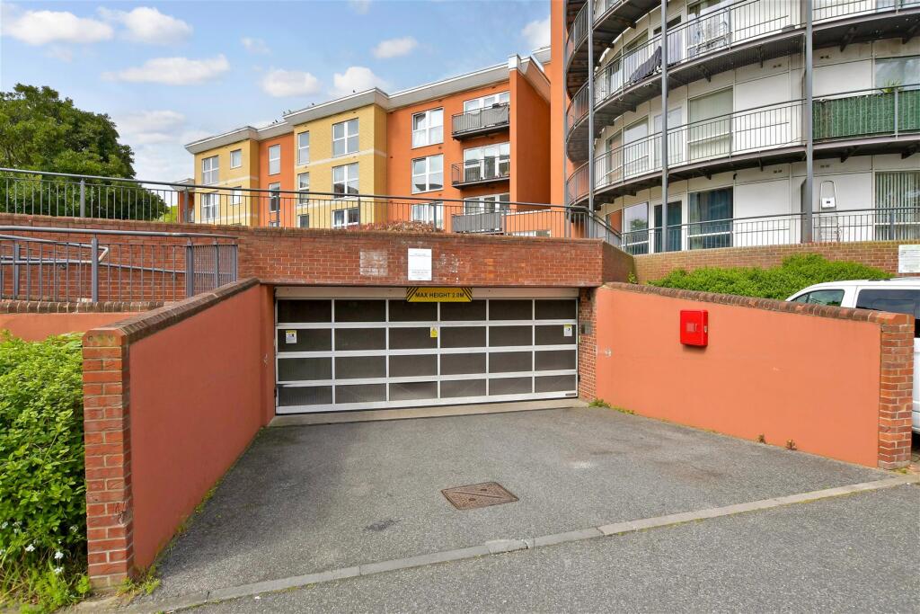 Driveway/Parking