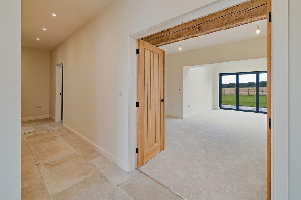 8619361-Stills-interior05(1)-V2-800.jpg