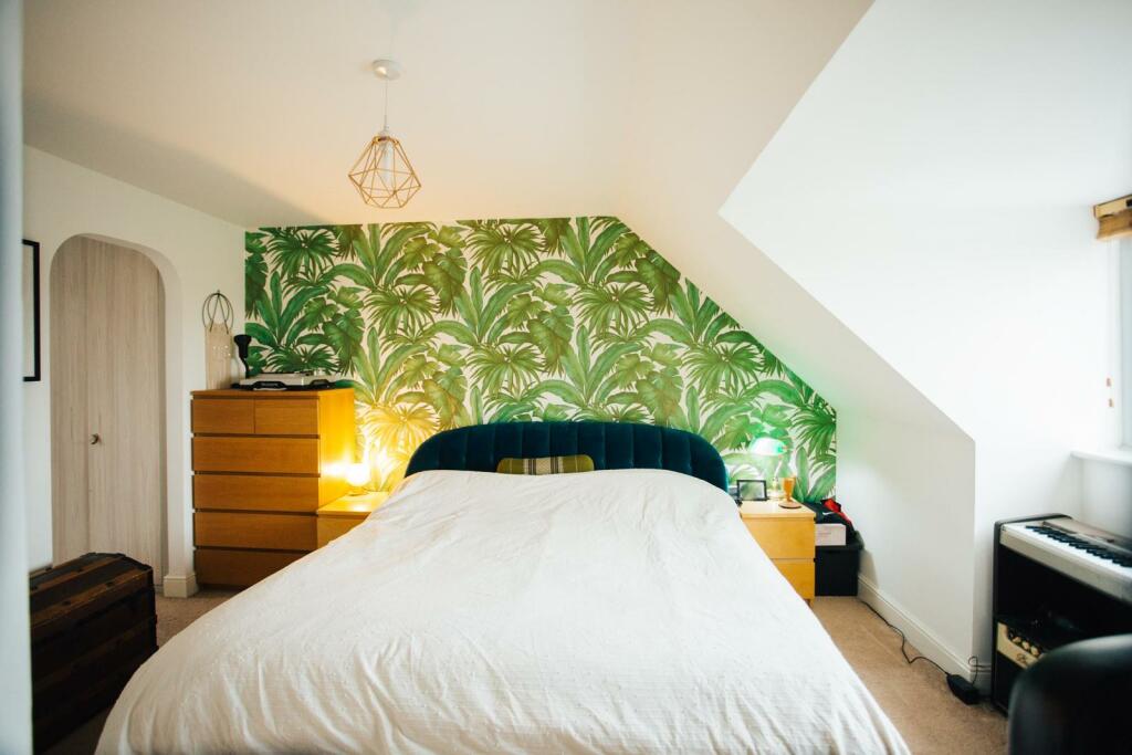 PRICIPAL BEDROOM SUITE