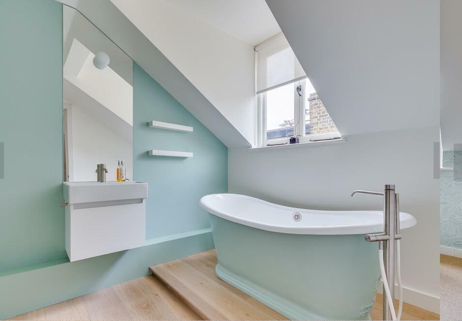 Bolton Gardens 23, Flat 4 - Bathroom.jpg