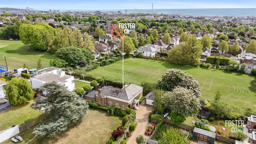 The Droveway, 22A-033logo.jpg