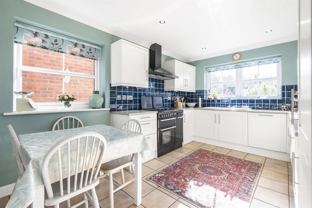 Kitchen/Breakfast Ro