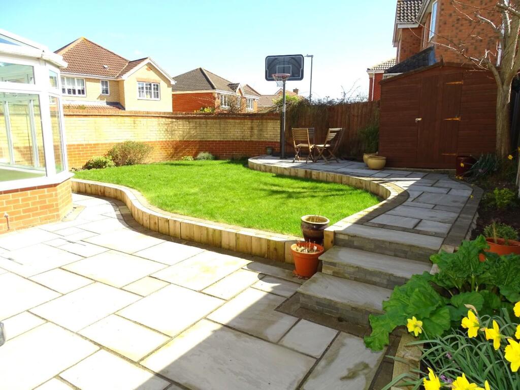 NEATLY LANDSCAPED REAR GARDEN