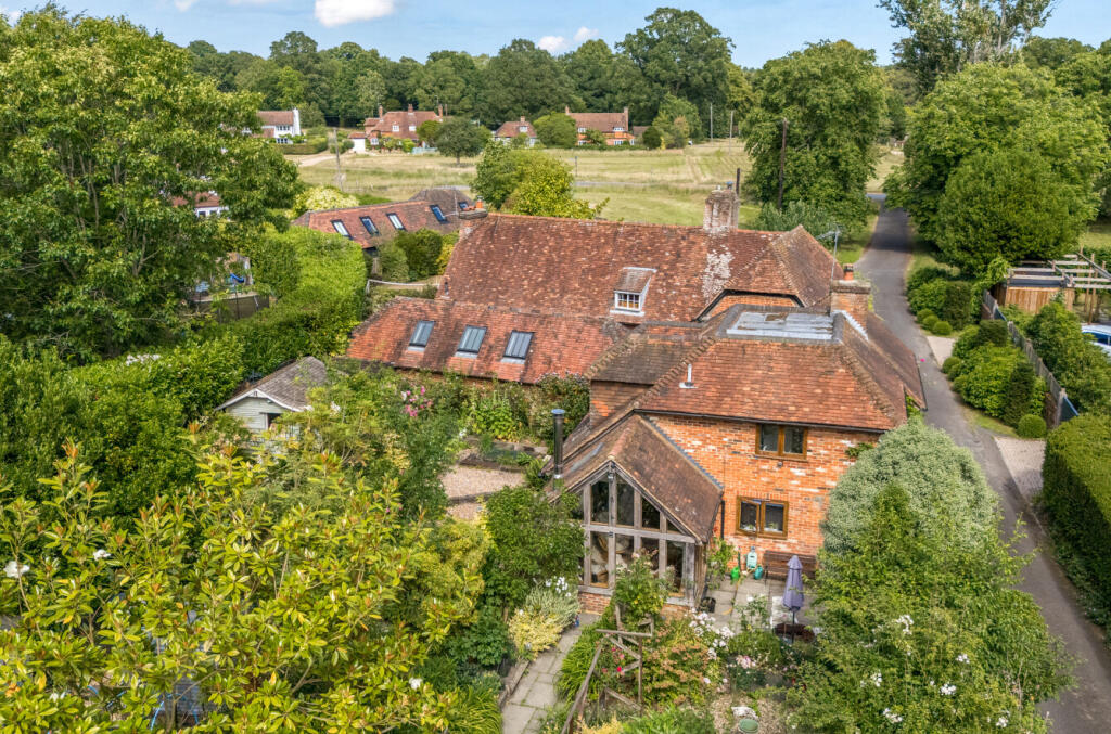 1315072-4-685af9c...