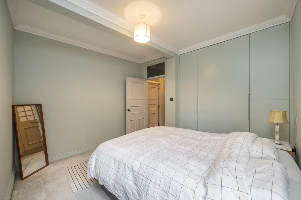 bedroom (1).jpg