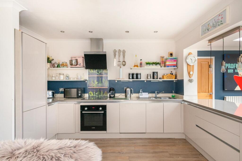 4R8DHE - Kitchen Diner F.jpg