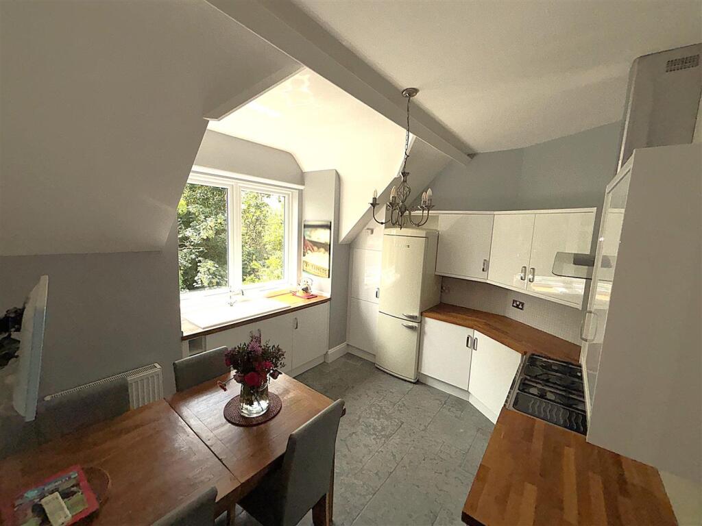 FITTED KITCHEN/BREAKFAST ROOM