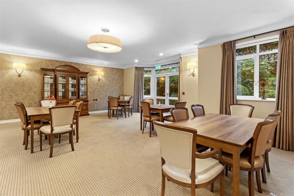 communal dining room #2.jpg