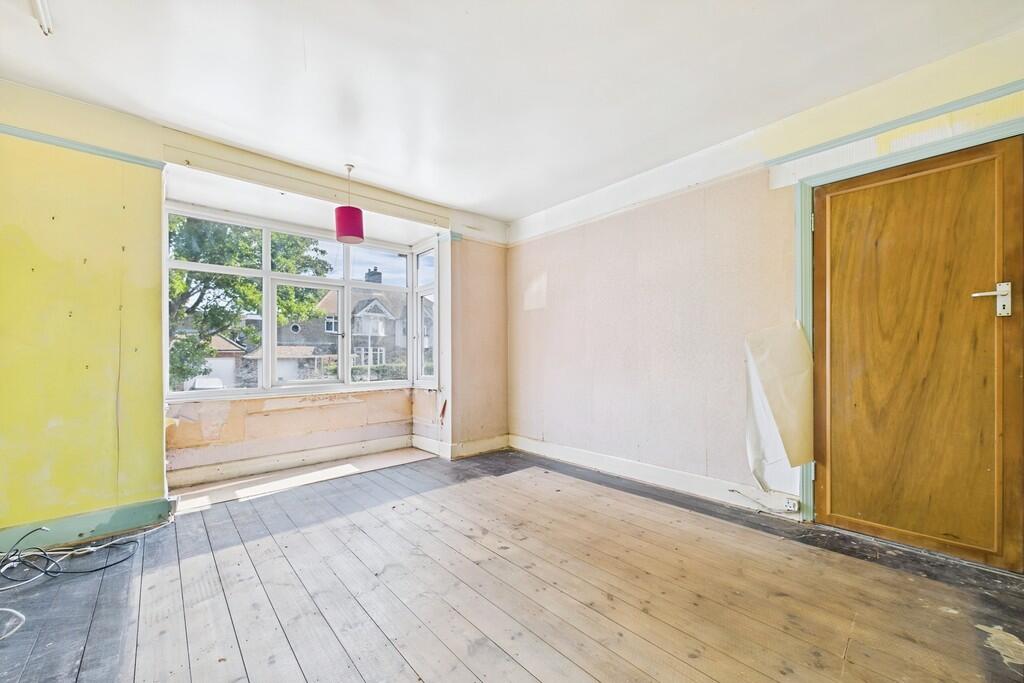 ebe66c86-CAM01085...