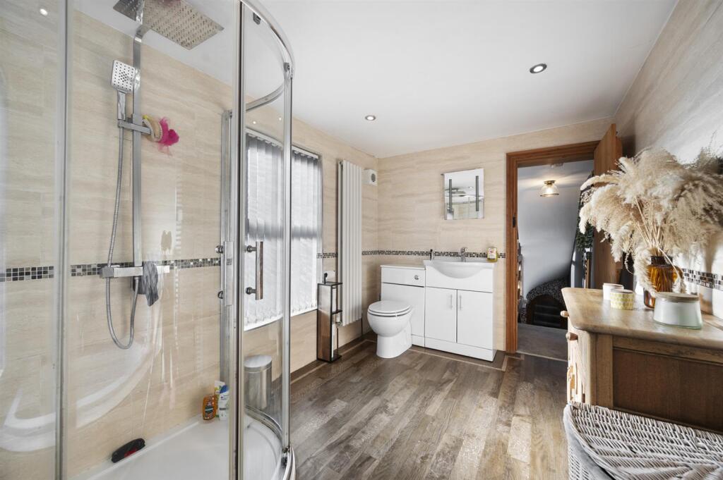 Bathroom - shower and vanity unit.jpg