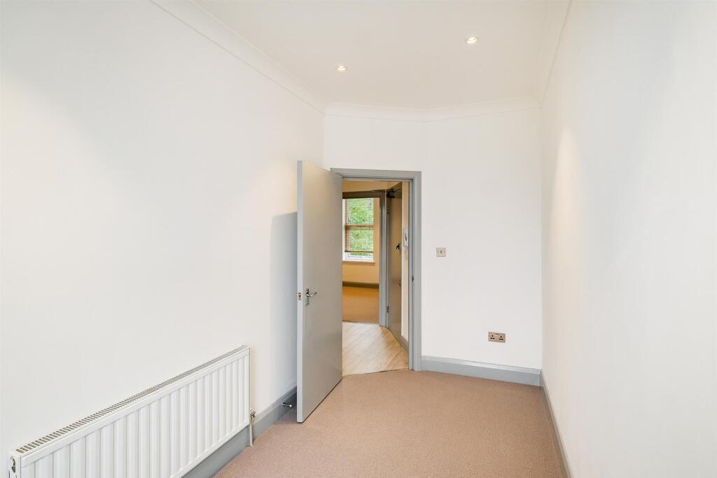 20 North Birkbeck Road - Flats 2, 3, 4-19_web.jpg