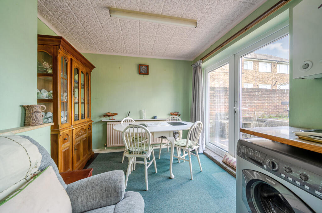 31-681cd8b387ff1-...