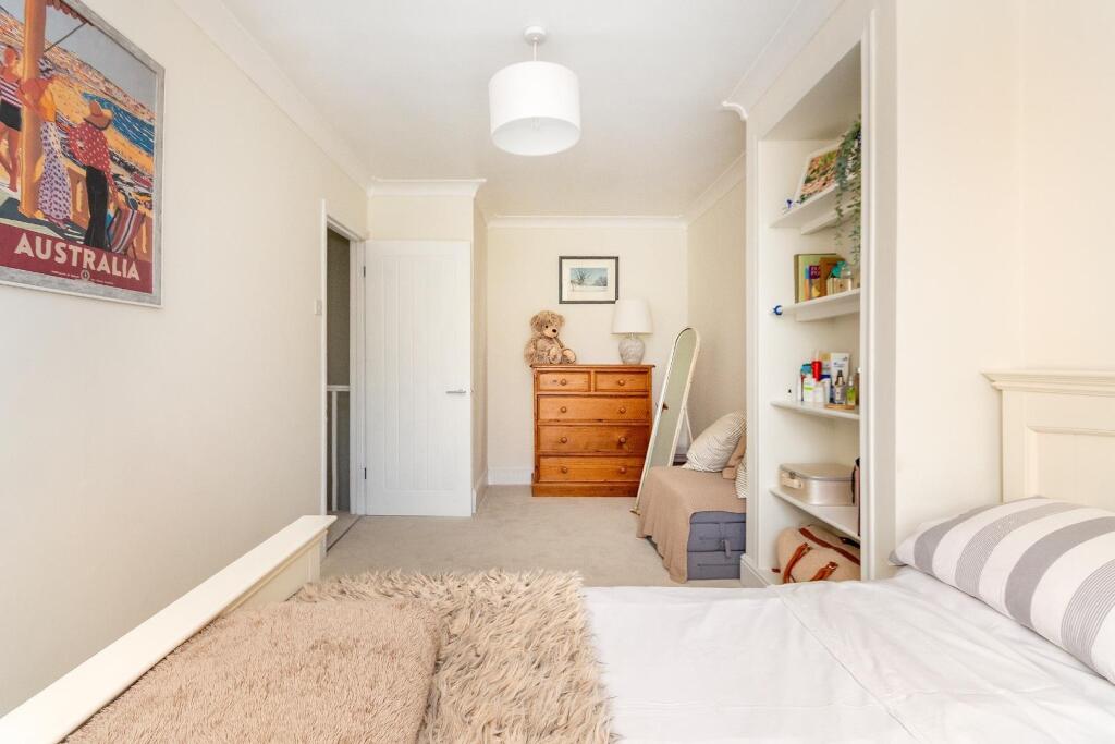 0R6TFS - Bedroom A.jpg